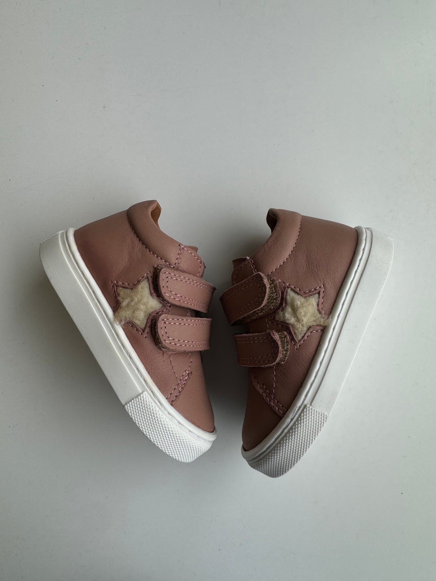 Atlanta Baby  Rose Sherpa Star Velcro Sneaker